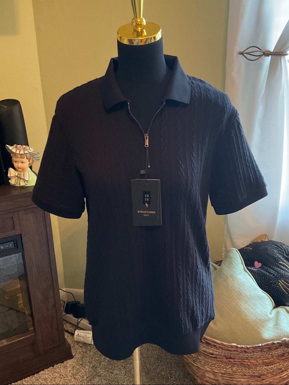 NWT Men’s Size Medium Denim & Flowers Short Sleeve 1/4 Zip Sweater